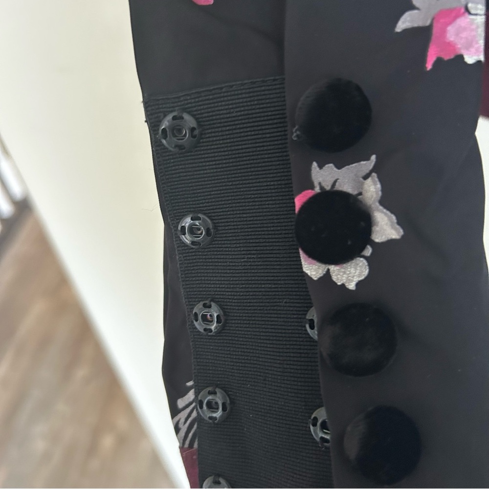 Marc Jacobs Black Pink Floral crochet oversized Blouse. Size 00 - Picture 3 of 13